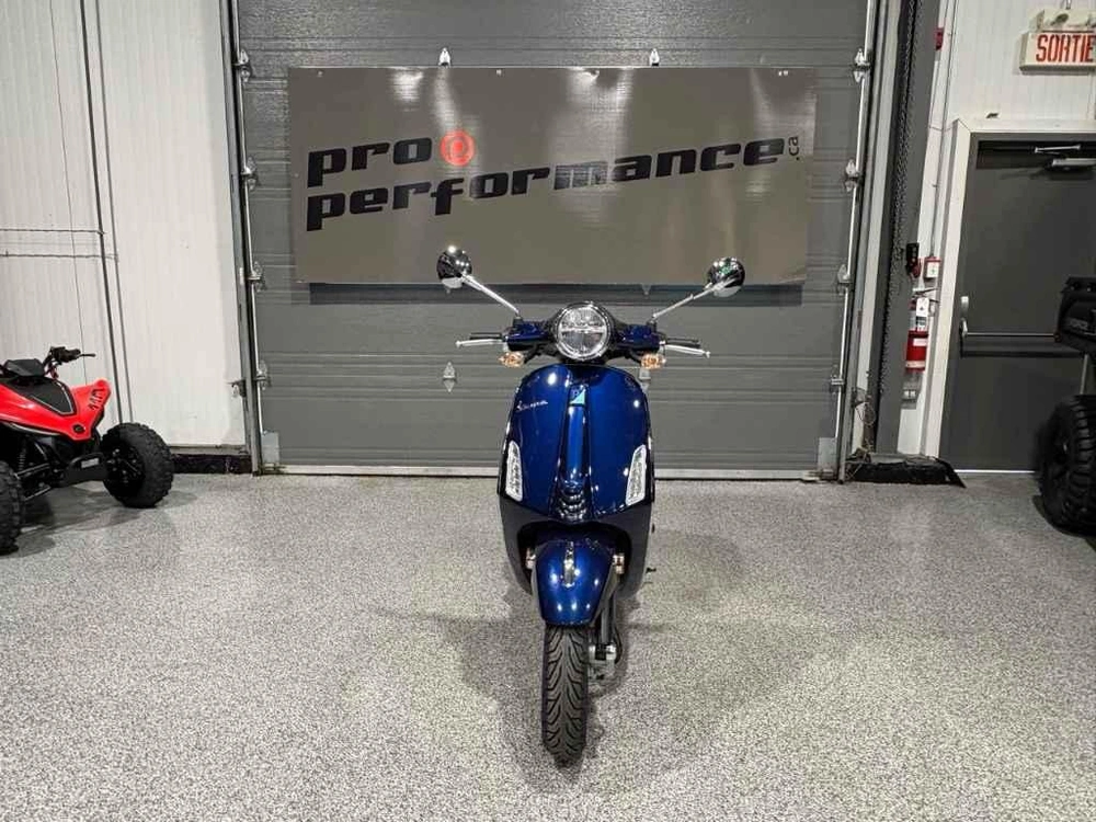 Vespa Primavera 50 2026 alt