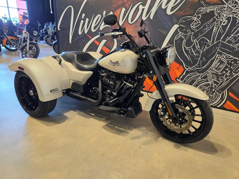 Harley-davidson Freewheeler Flrt 2023 alt