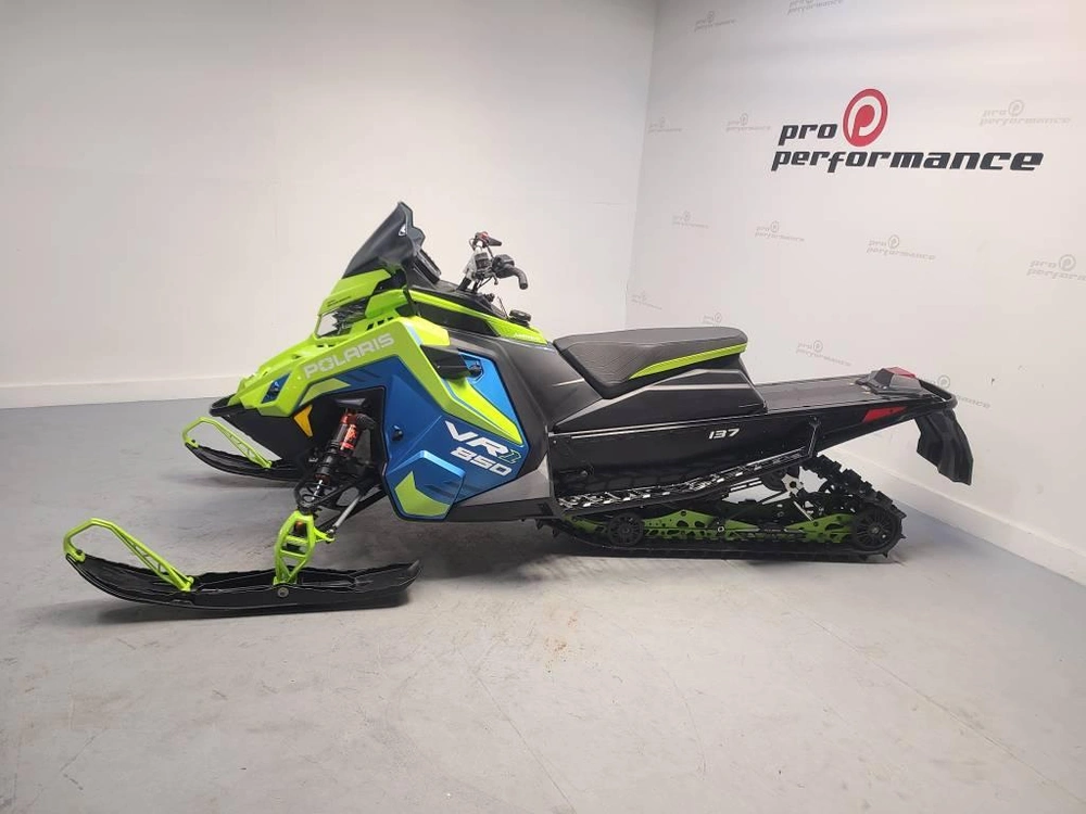 Polaris 850 Indy Vr1 Dynmx 137 2026 alt