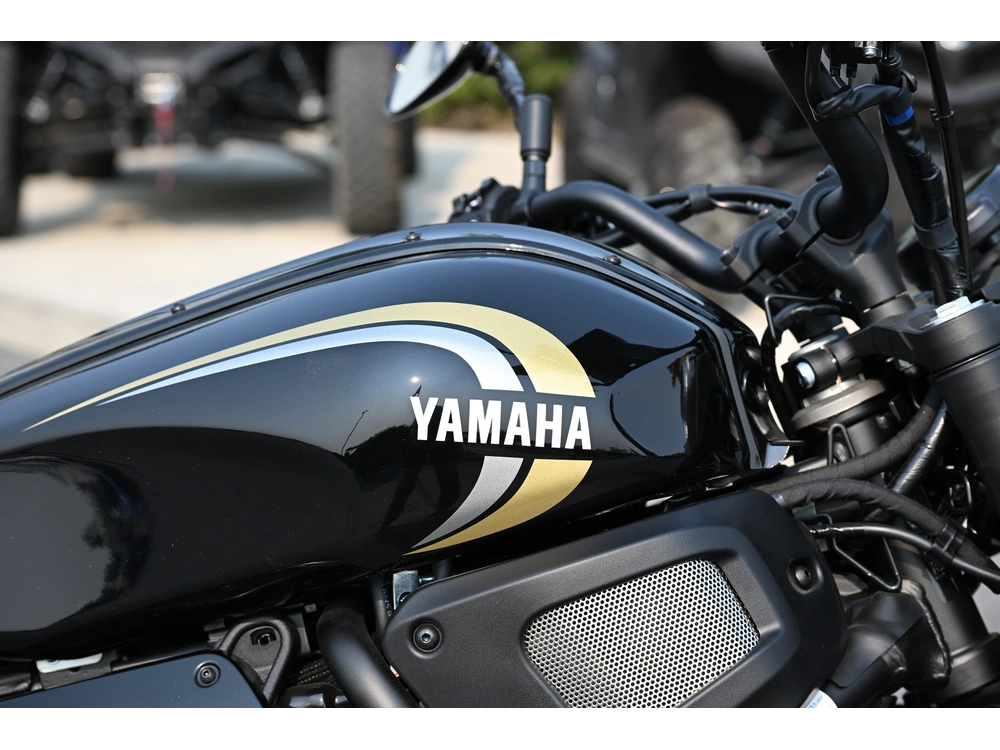2026 Yamaha Xsr700 alt