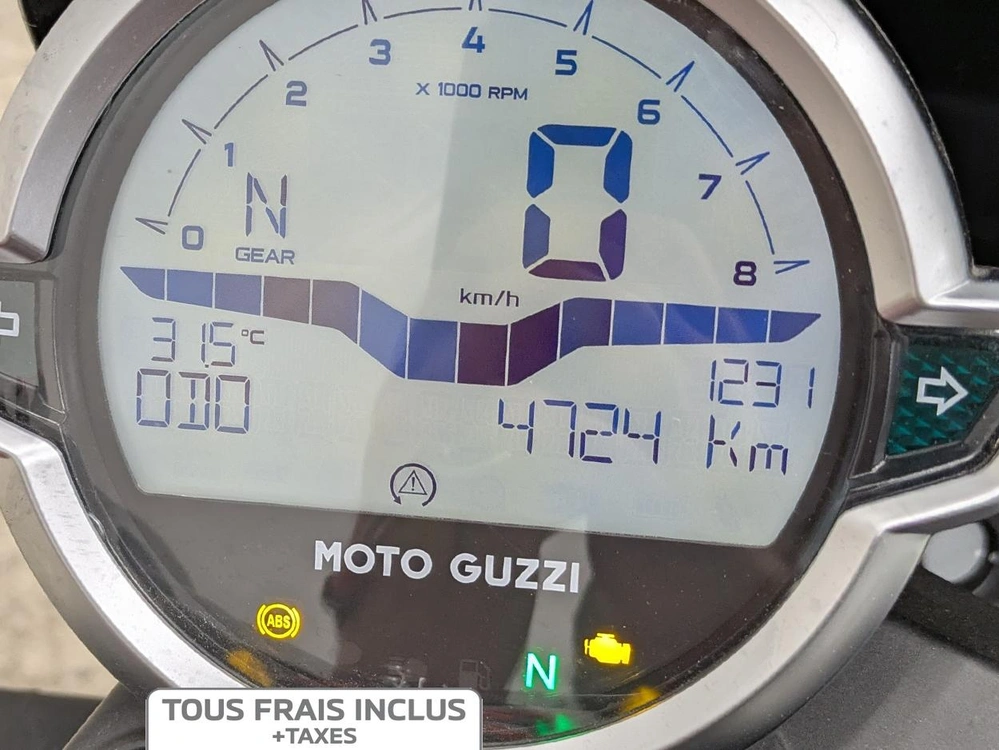 Moto Guzzi V7 Stone 2023 alt