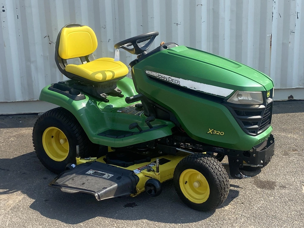 2014 John Deere X320 alt