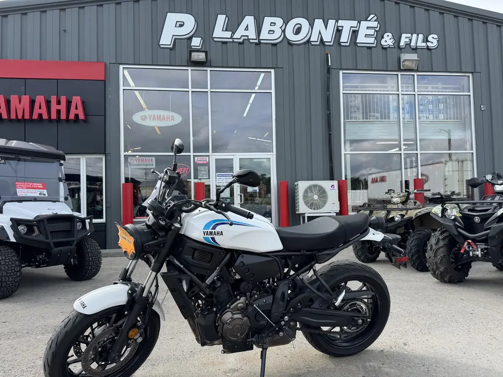 Yamaha XSR700  2022