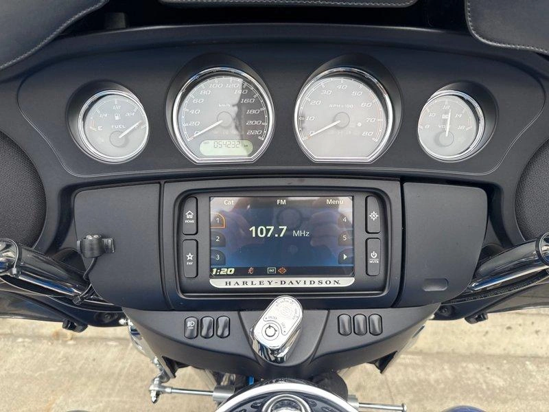 2017 Harley-davidson Trike Flhtcutg - Tri Glide Ultra Classic alt