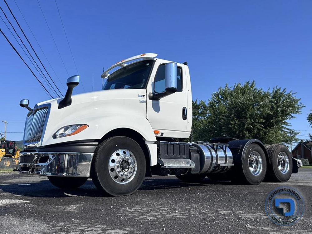 2018 International Lt625 alt