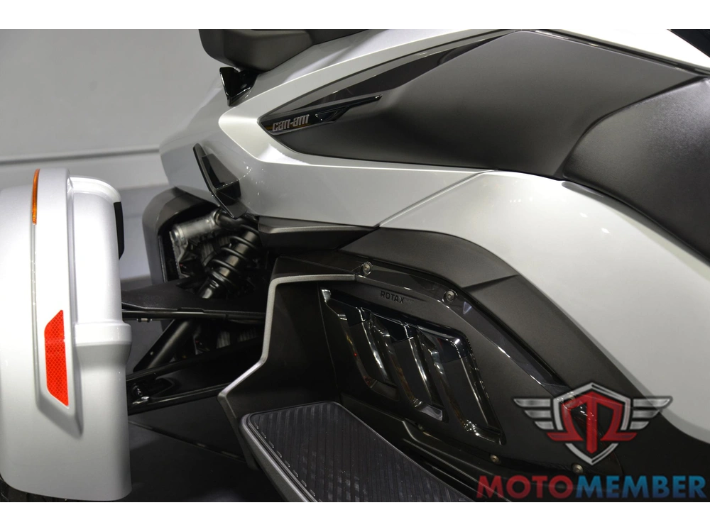 2025 Can-am Spyder Rt Rotax 1330 Ace alt