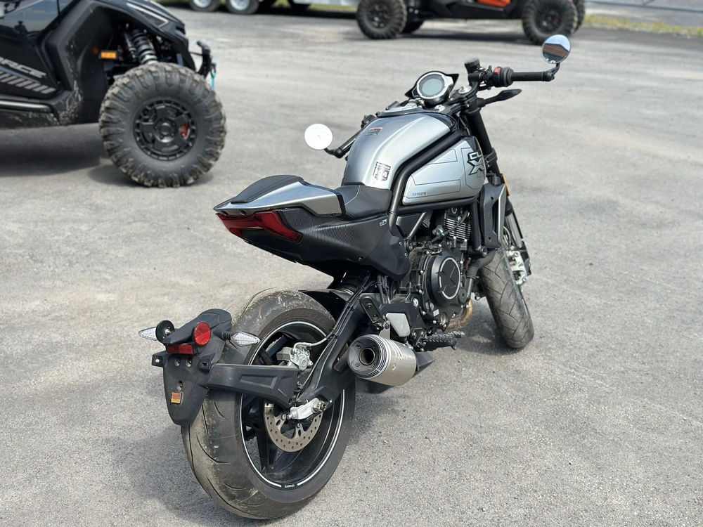 2022 Cfmoto 700clx-sport alt