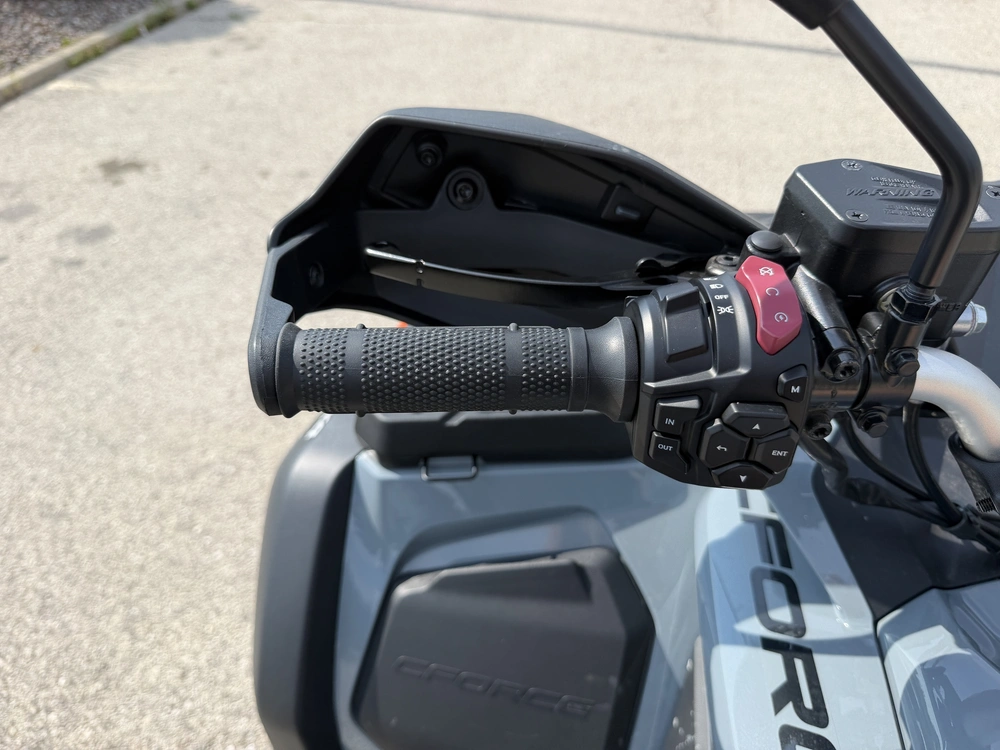 2025 Cfmoto Cforce 800 Touring alt