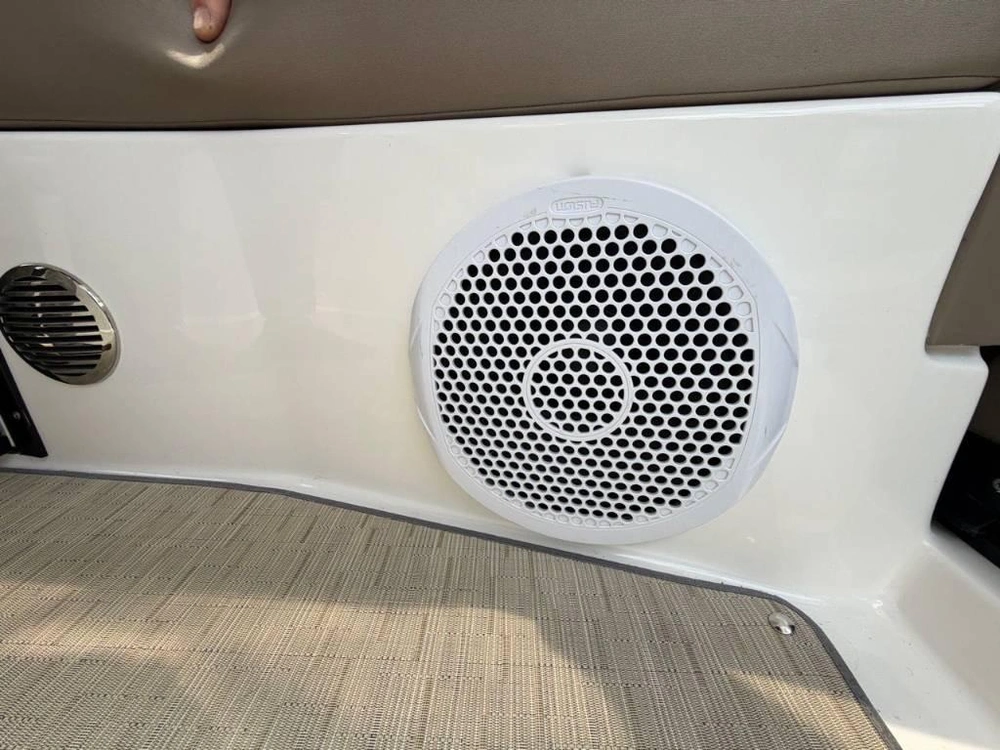 Regal 28 Express 2018 alt