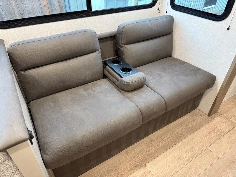 Jayco Jay Feather 26bhsl 2027 alt
