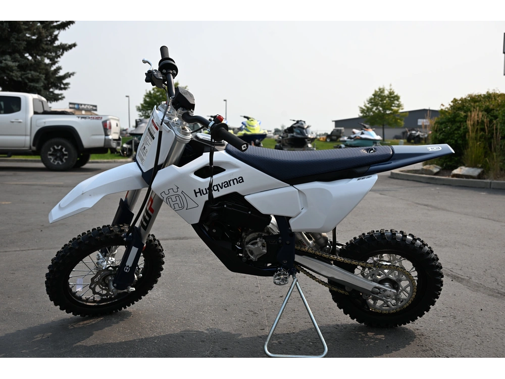 2027 Husqvarna Ee 5 alt