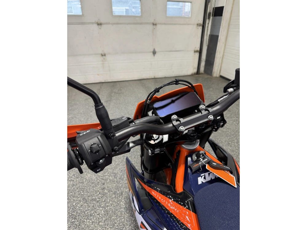 2026 Ktm 690 Smc R alt