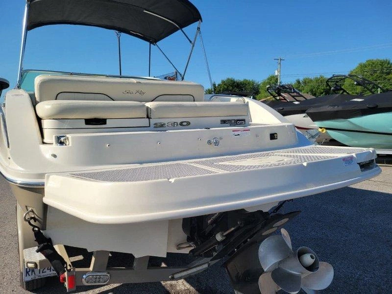 Sea Ray Sundeck 230/ Mercruiser 350 2009 alt