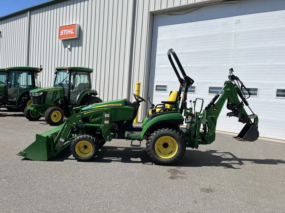 2021 John Deere 2025r alt