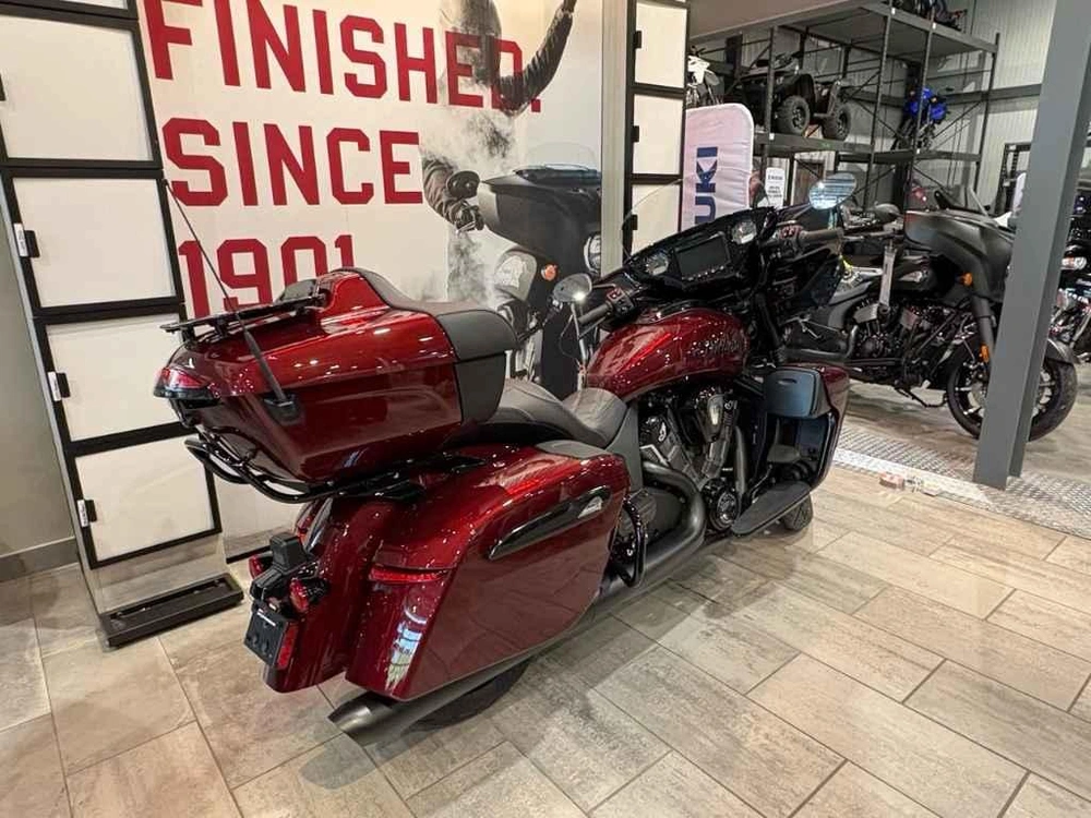 Indian Motorcycle Roadmaster Powerplus Dark Horse + 112 & Audio Package 2026 alt