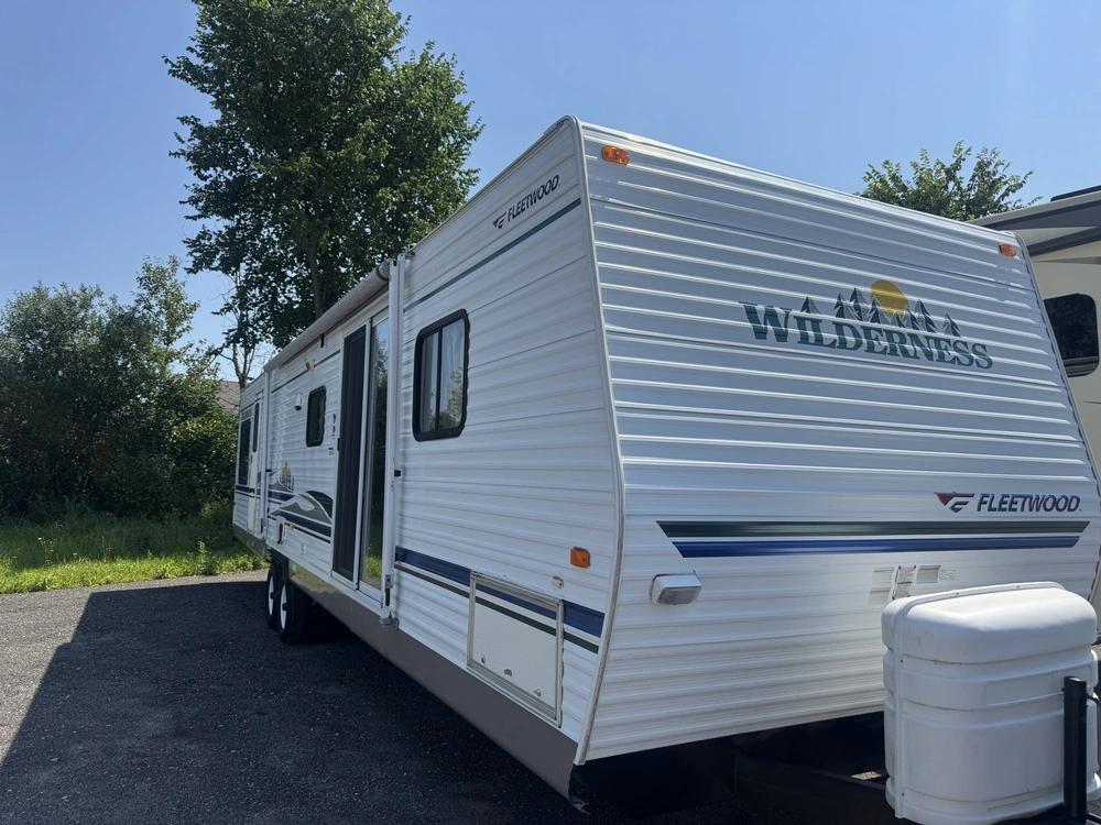 2006 Fleetwood Wildernes Tt 3902bds alt