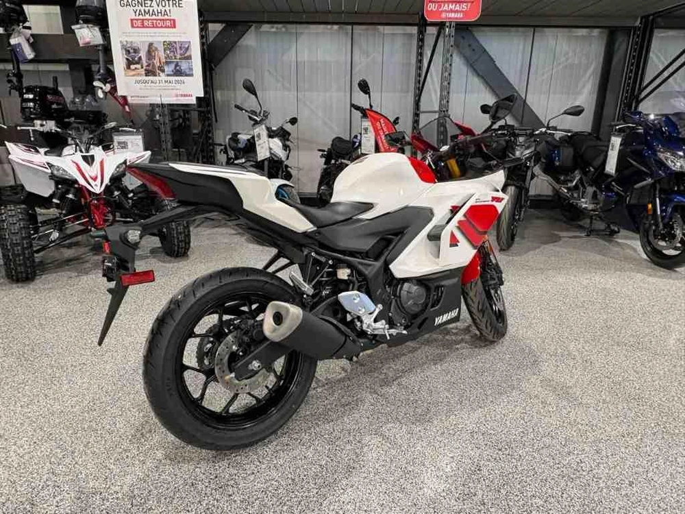 2026 Yamaha Yzf-r3 70e Anniversaire alt