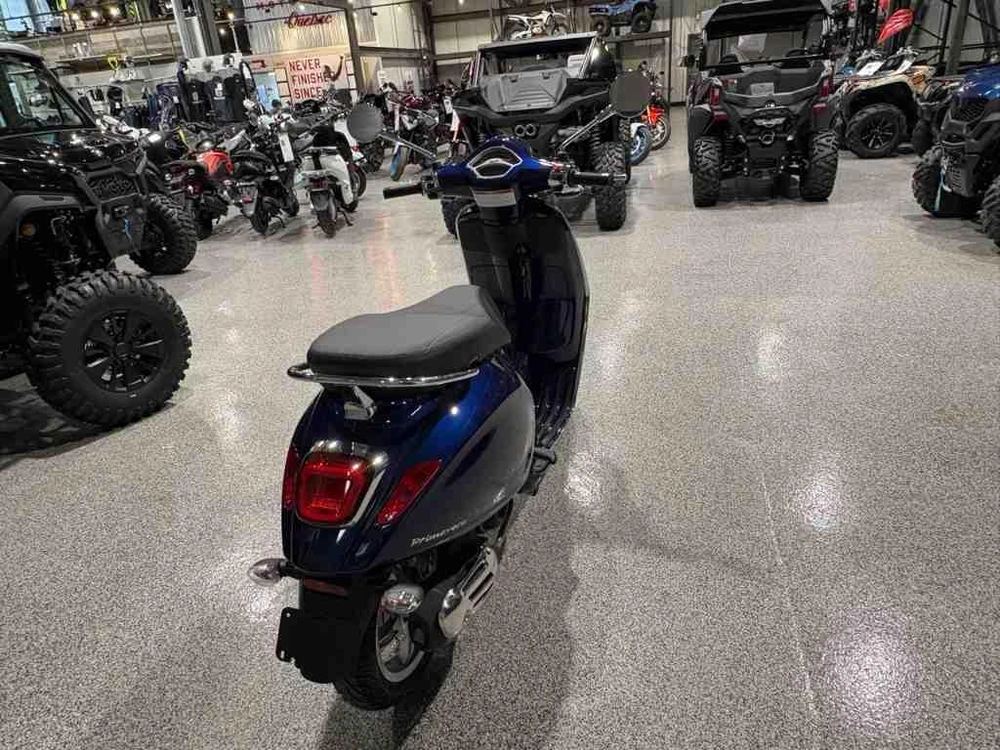Vespa Primavera 50 2026 alt