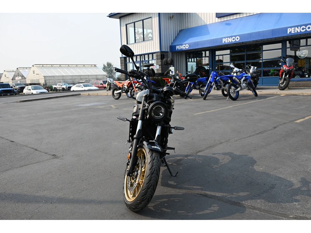 2026 Yamaha Xsr700 alt
