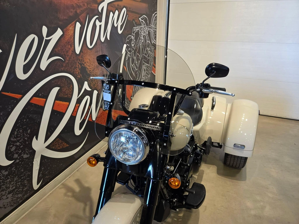 Harley-davidson Freewheeler Flrt 2023 alt