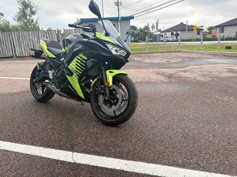 2026 Kawasaki Ninja 650 Krt alt