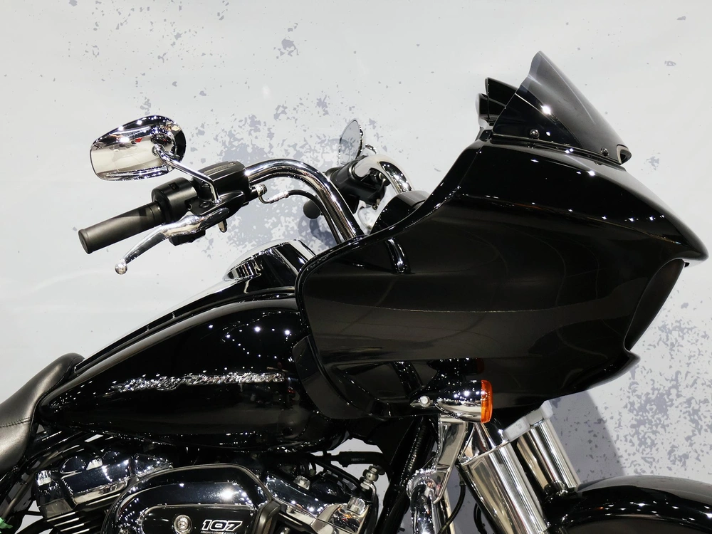 Harley-Davidson Road Glide FLTRX 2019 — photo 2
