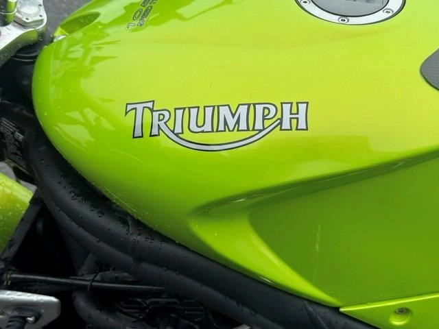 Triumph 1050 Speed Triple 2007 alt