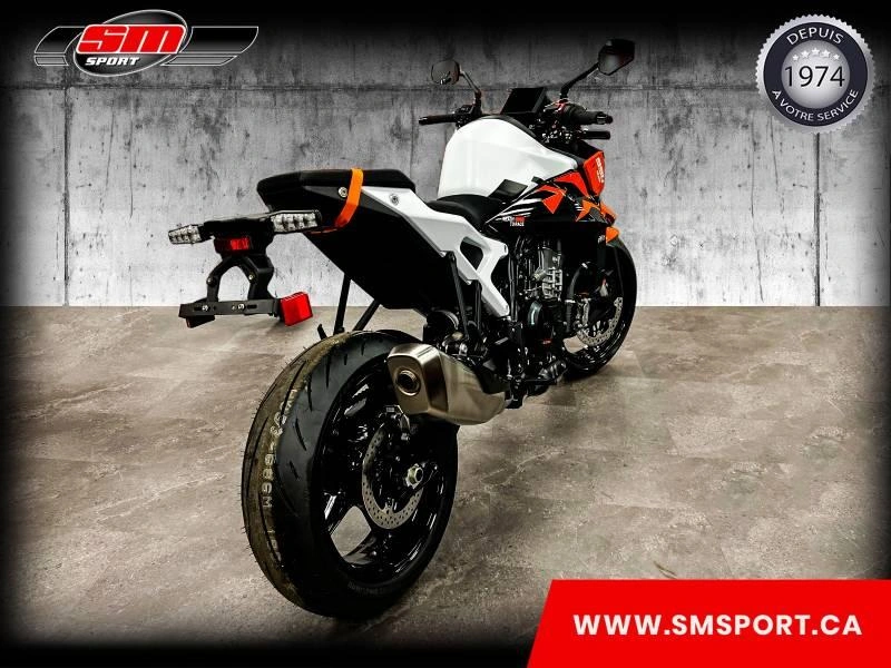2027 Ktm 990 Duke alt