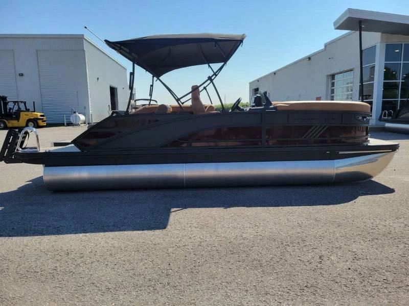 Bennington Marine M22 Swingback 3t/yamaha F150 2027 alt