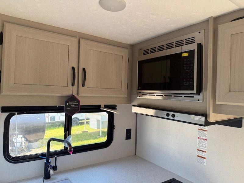 Coachmen Catalina 134rkx 2027 alt