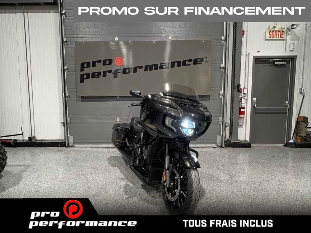 2026 Indian Motorcycle Challenger Dark Horse + 112 & Audio Package alt