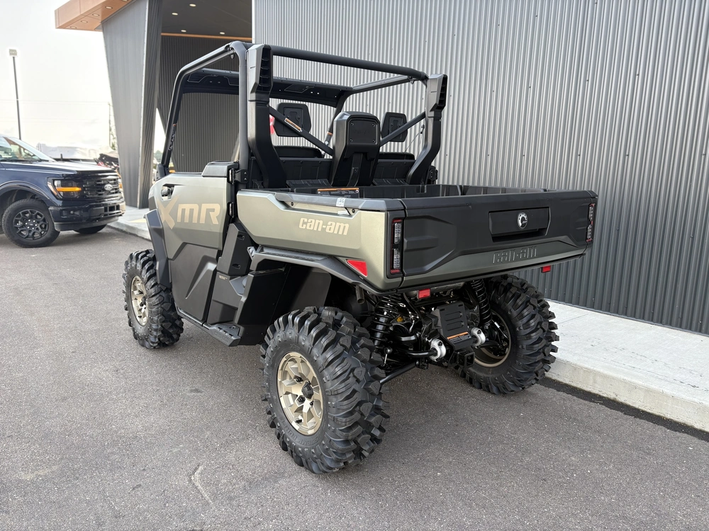 2026 Can-am Defender X Mr Hd11 With Half Doors 8yta alt