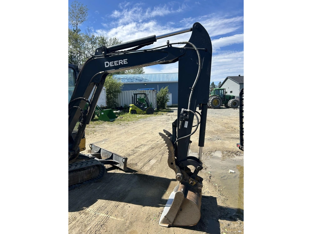 2023 John Deere 35g alt