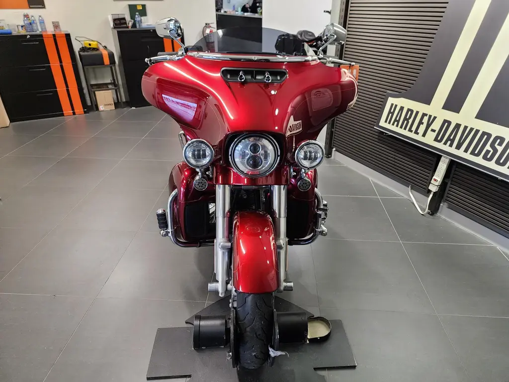 Harley-Davidson FLHXS Street Glide SpecialFLHXS 2016