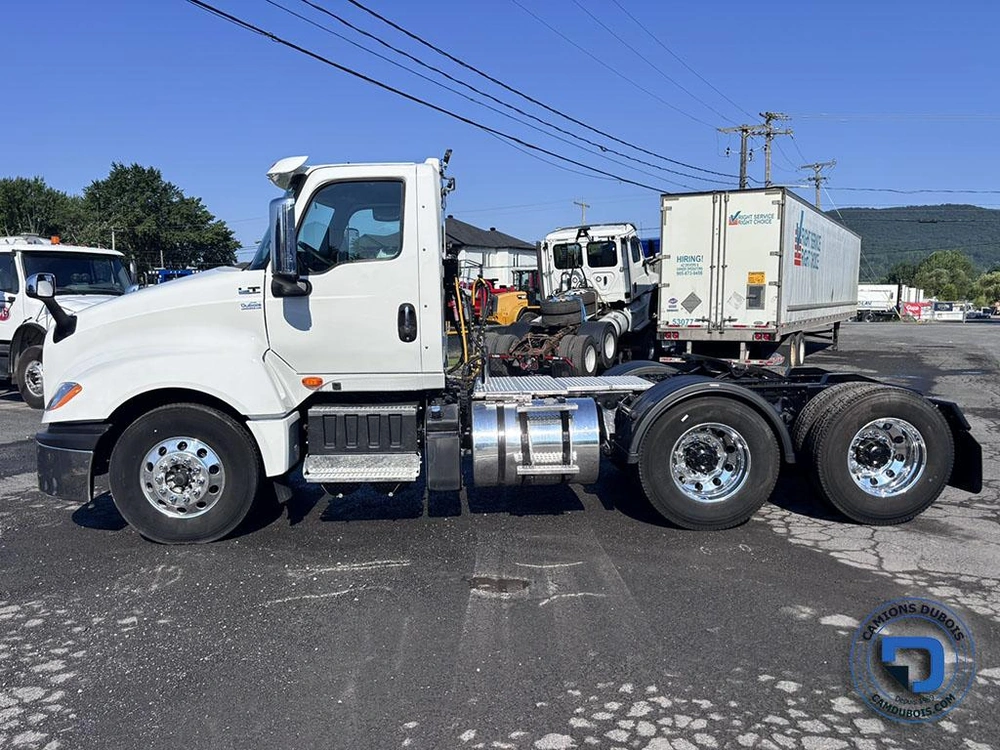 2018 International Lt625 alt