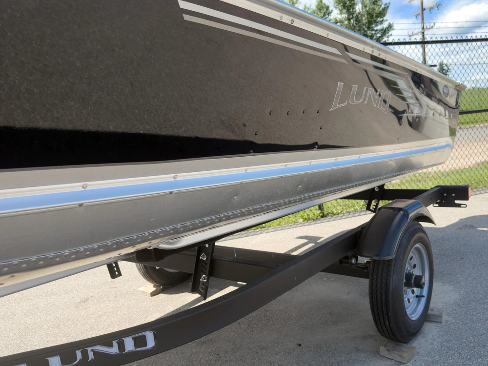 2025 Lund Wc-16 Tiller alt