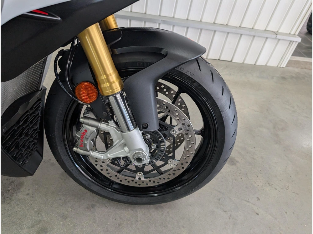 Aprilia Tuono V4 1100 2022 alt