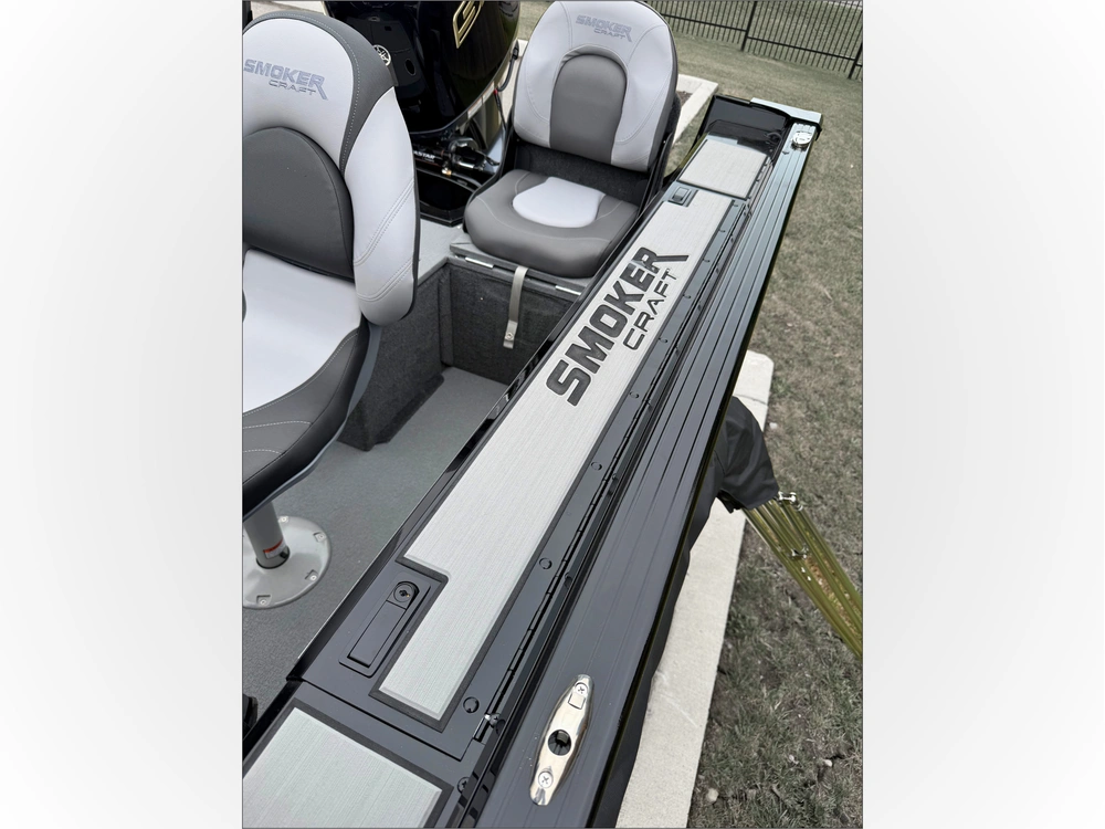 2026 Smoker-craft Ultima 182 Dc alt