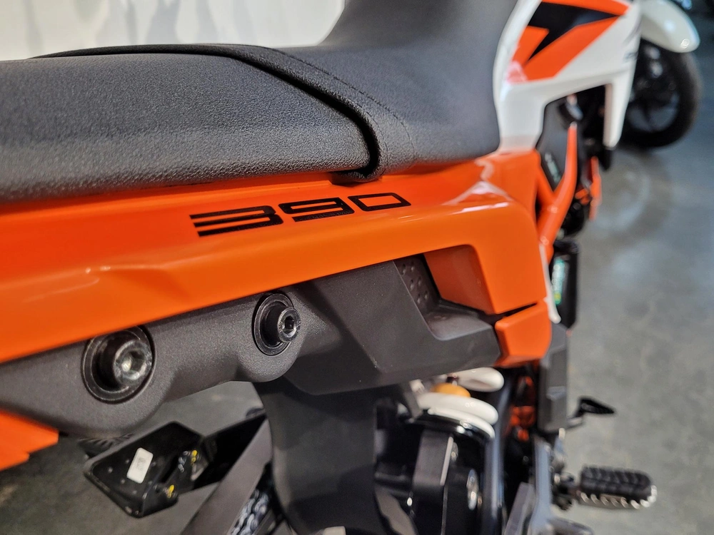 Ktm 390 Smc R *à Partir De 3.99% 2026 alt