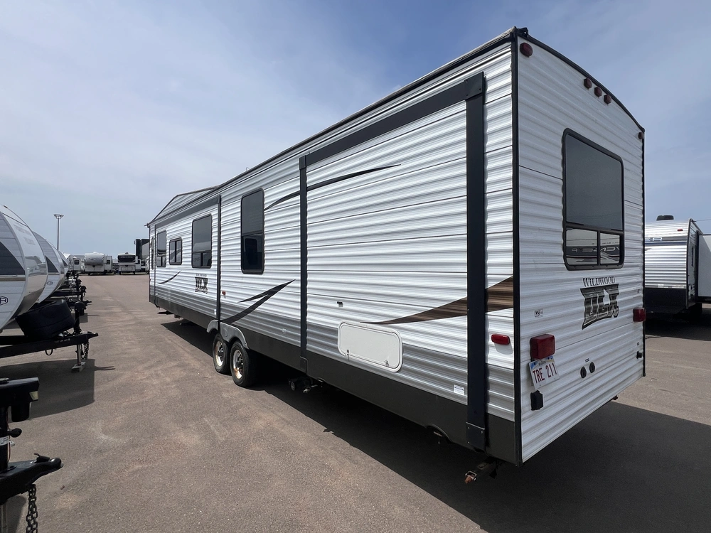 2016 Forest River Wildwood 39fden alt