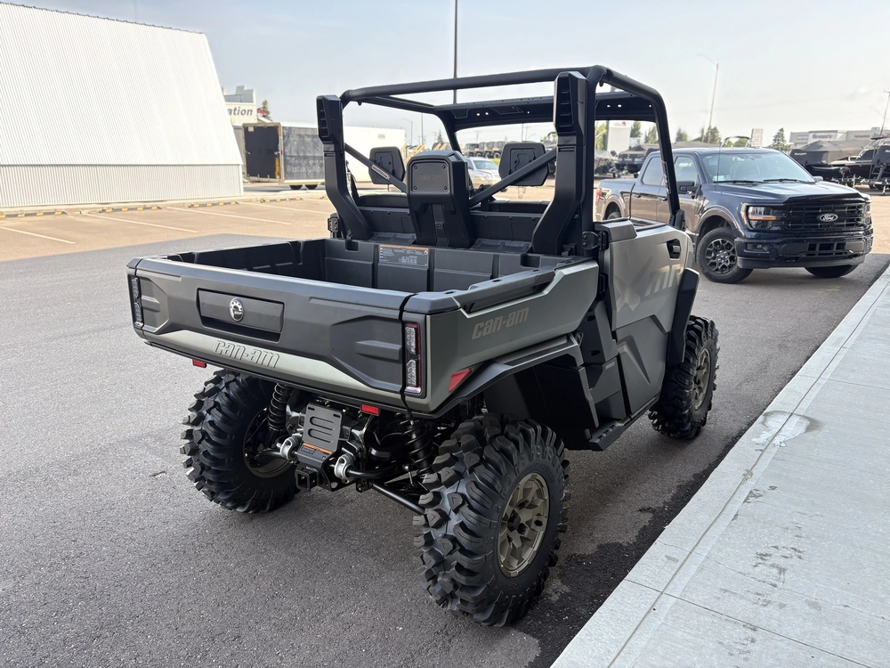 2026 Can-am Defender X Mr Hd11 With Half Doors 8yta alt