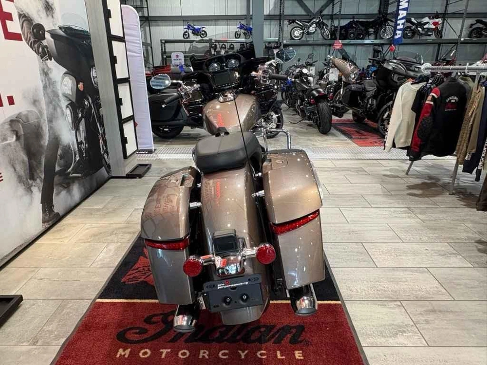 2026 Indian Motorcycle Challenger Limited + 112 & Audio Package alt