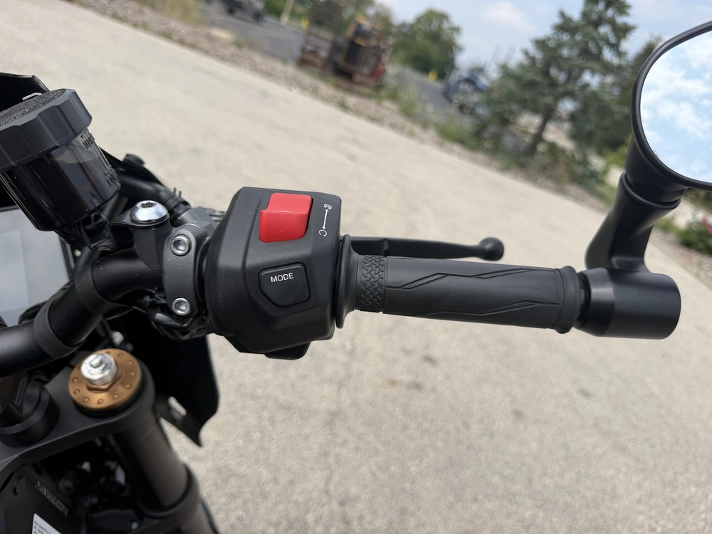 2025 Yamaha Xsr 900 alt