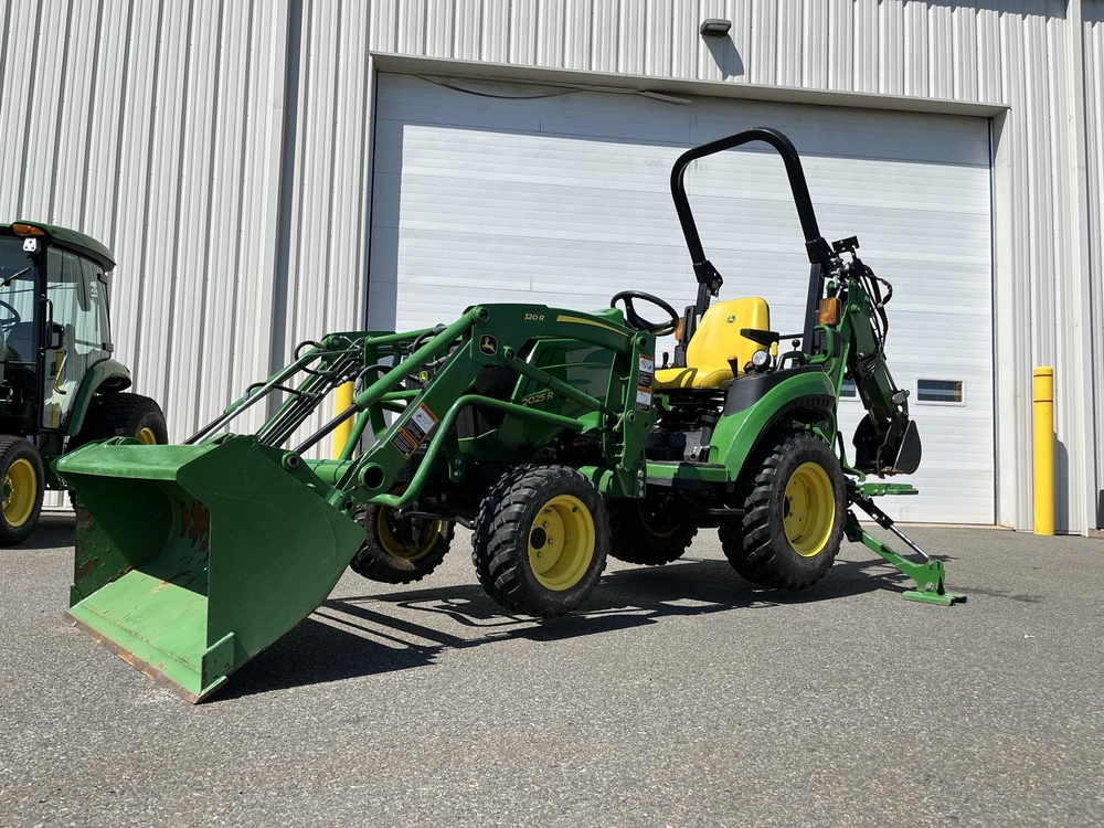 2021 John Deere 2025r alt