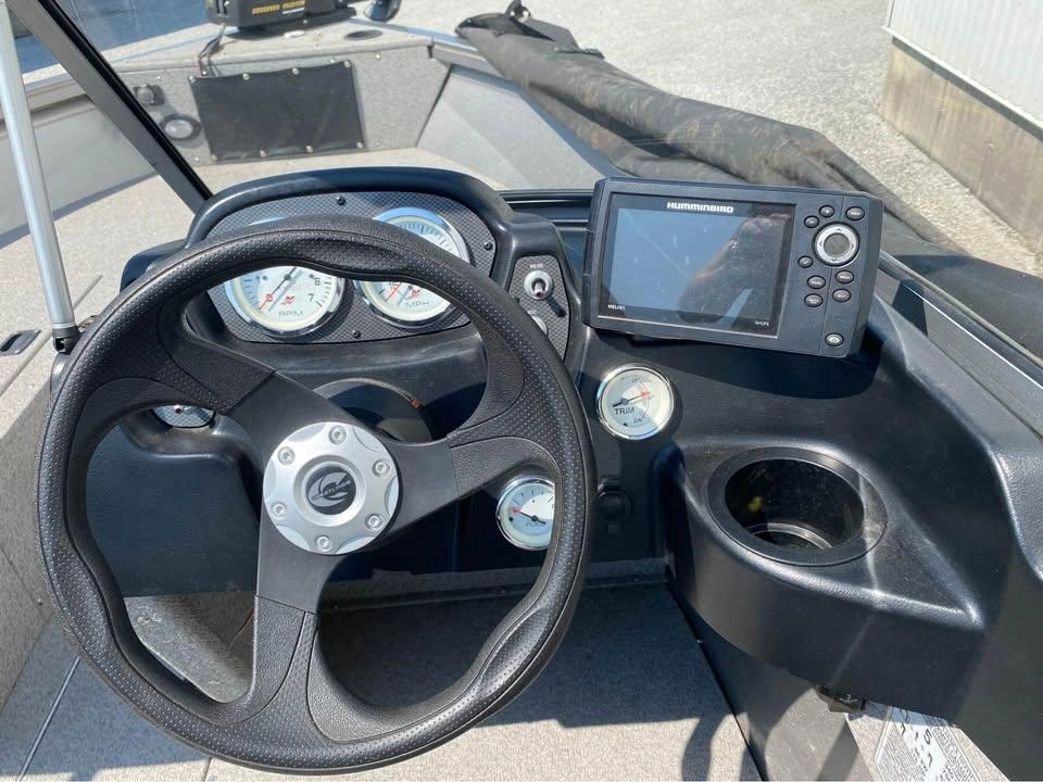 2020 Crestliner Vision 1700 alt