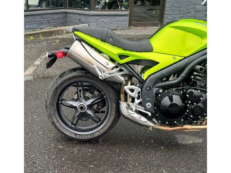 Triumph 1050 Speed Triple 2007 alt