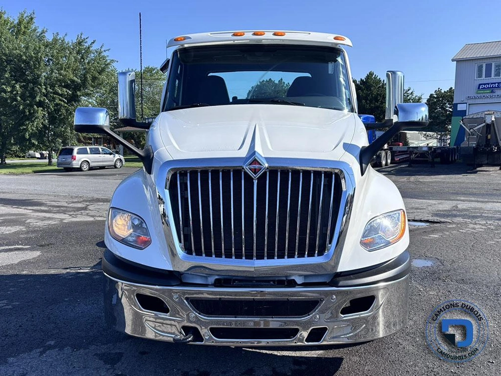 2018 International Lt625 alt
