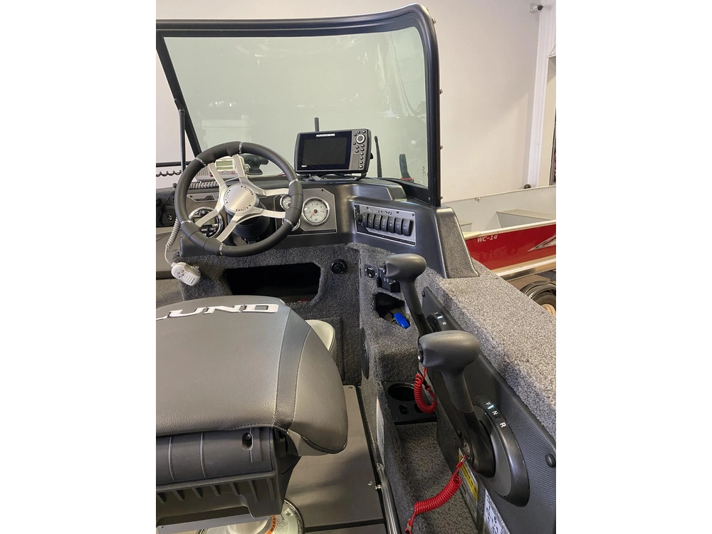 2026 Lund Boat Co 1775 Impact Xs alt