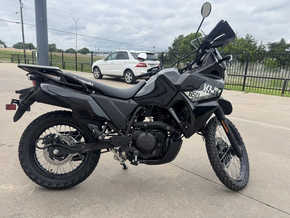 2026 Kawasaki Klr650 alt
