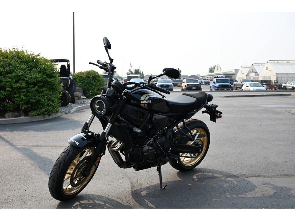 2026 Yamaha Xsr700 alt